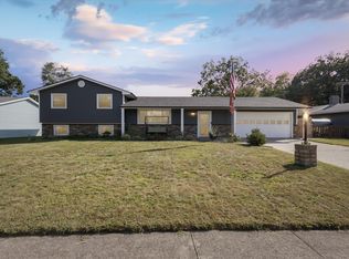 2609 Hampton Rd, Mishawaka, IN 46544