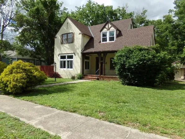 105 E Clinton St, Clinton, MO 64735