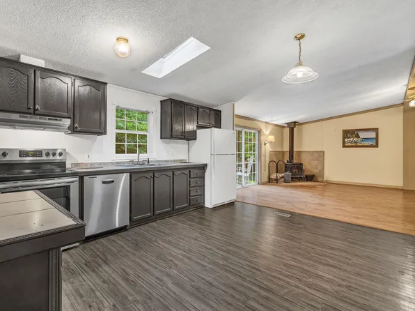 135 Ridgewood Drive, Warren, ME 04864