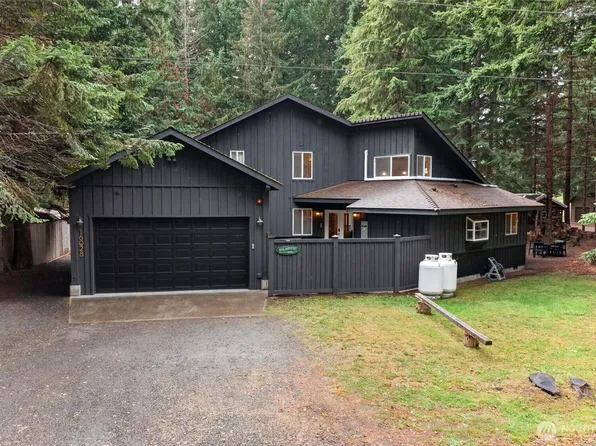 16028 E Crystal Drive E, Enumclaw, WA 98022