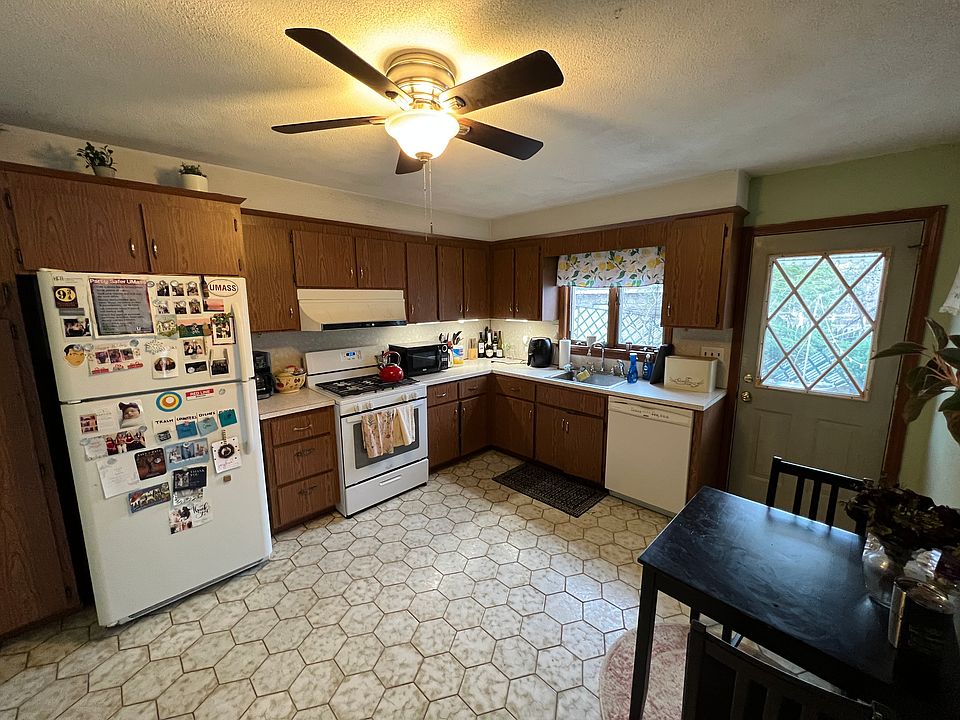 1st image of 213 Holland St #R2