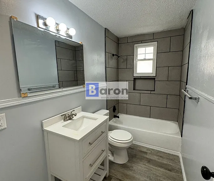 1505 N Adams St — Photo 9