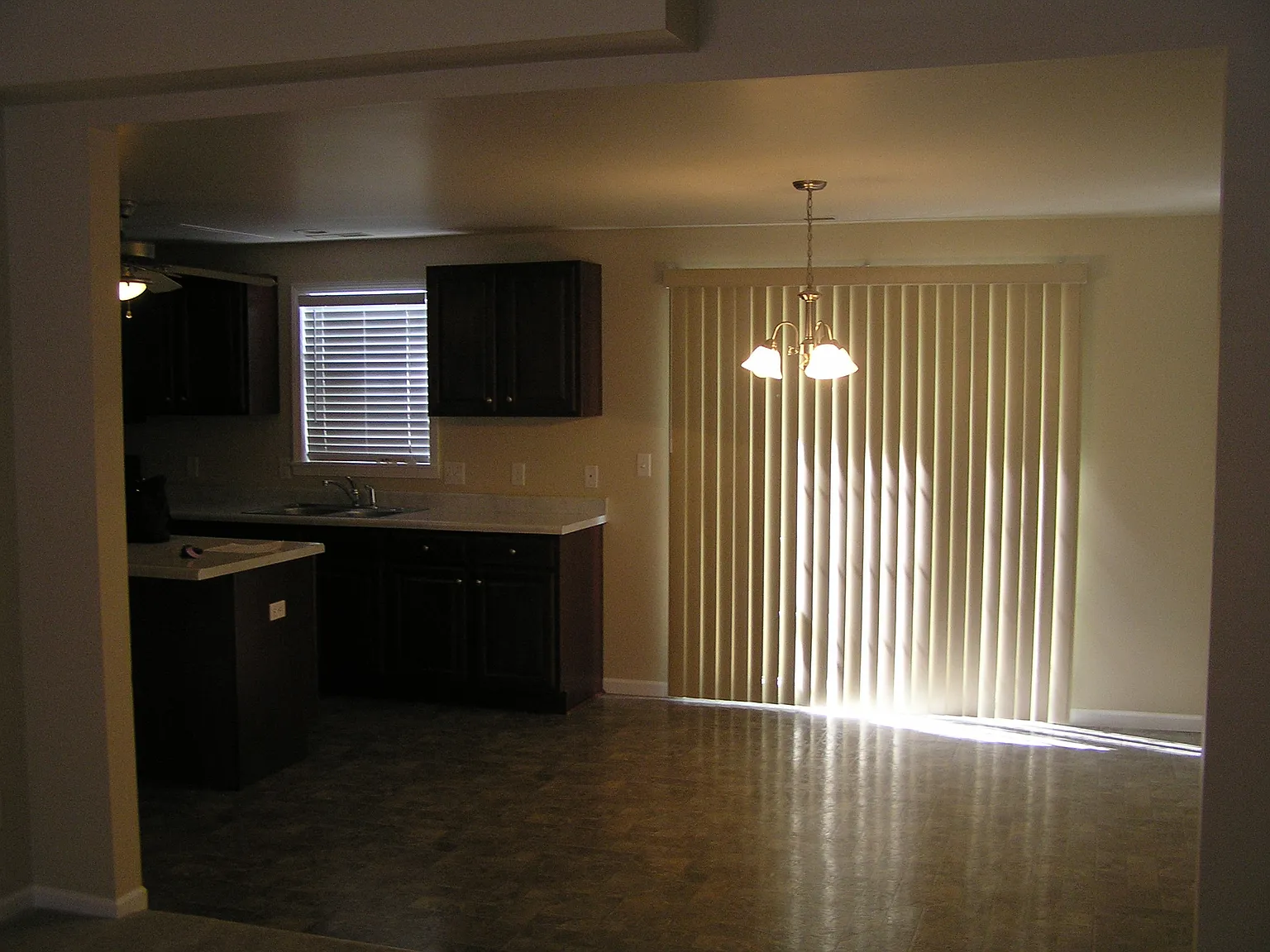 3 bed, 2.5 bath, 1500 sqft, $1,950 — Photo 2