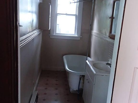 2nd image of 1007 N Townsend St #2