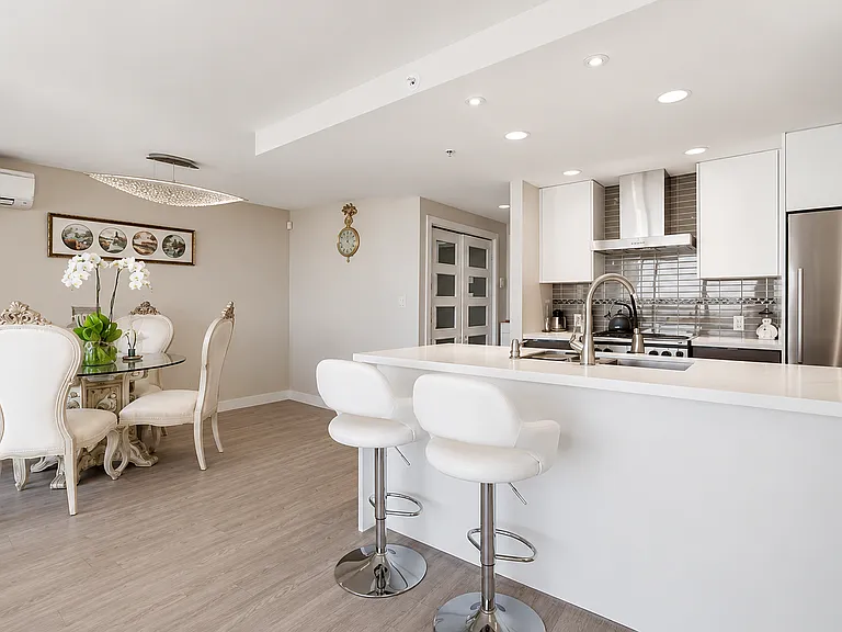 455 Beach Cres #XX — Photo 6