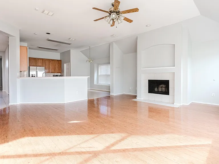 1514 Clear Creek Dr — Photo 14