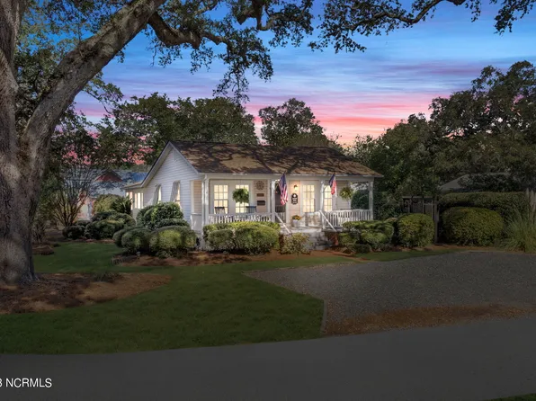 211 E West Street, Southport, NC 28461