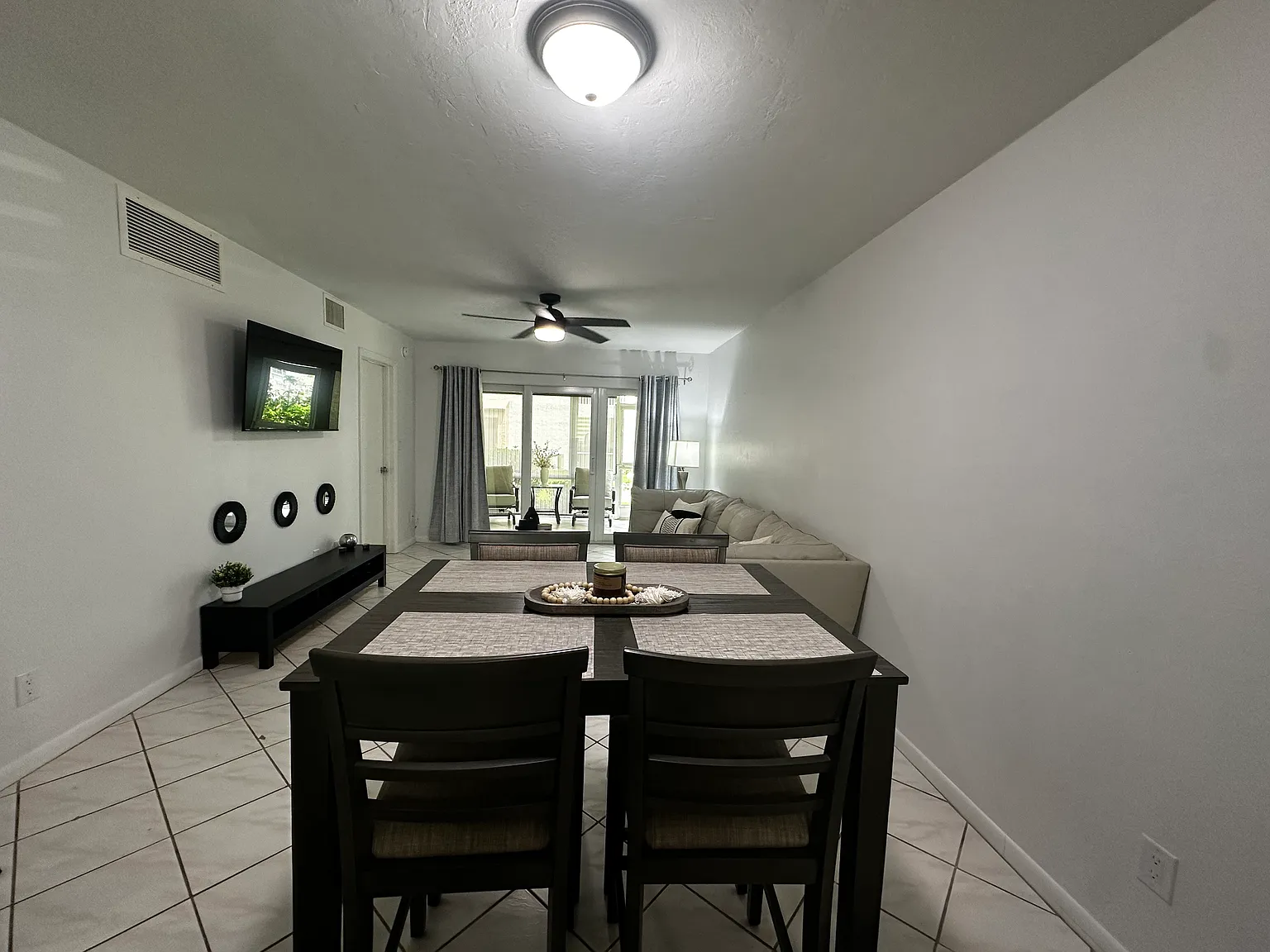 1008 Manatee Rd — Photo 1