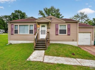 10428 Ashbrook Dr, Saint Louis, MO 63137
