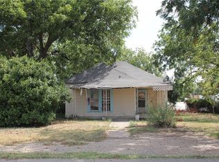 302 N San Jacinto St, Whitney, TX 76692