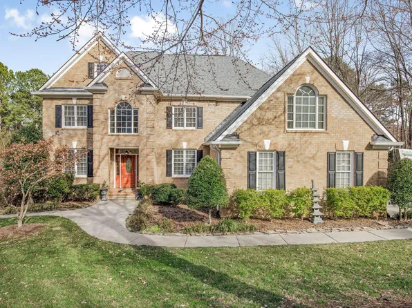 102 Shepton Dr, Cary, NC 27519