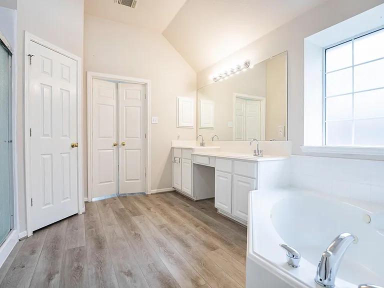 2710 Falcon Knoll Ln — Photo 18