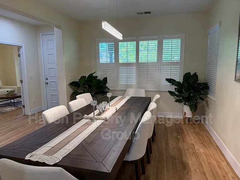 49 E Heritage Dr — Photo 1