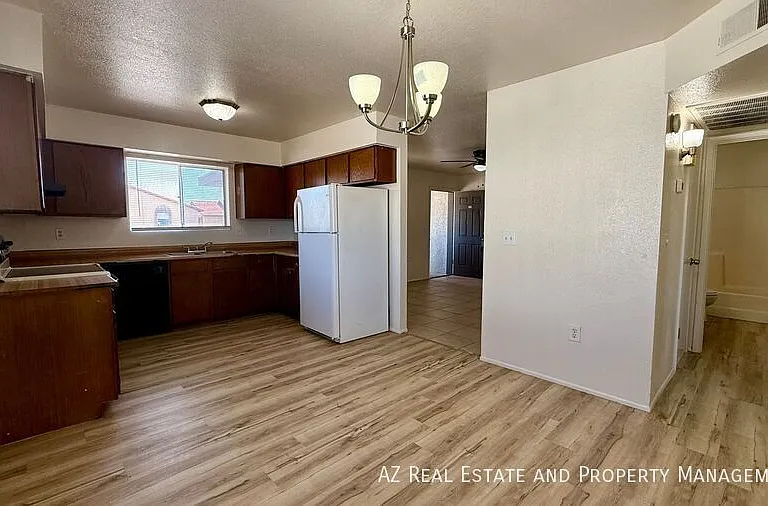 3128 E Cicero St #202 — Photo 8
