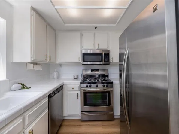 8800 Burnet Ave Unit 12, North Hills, CA 91343