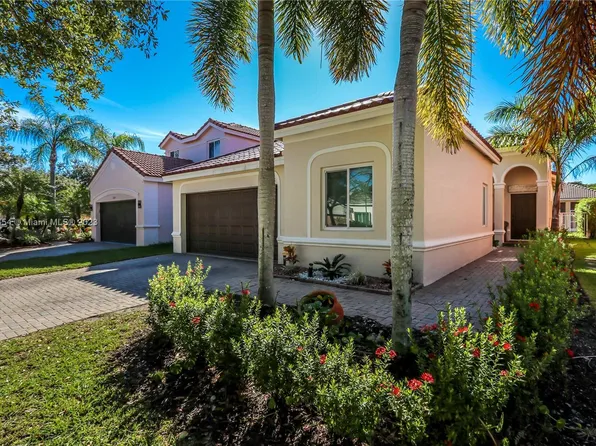 1318 Banyan Way, Weston, FL 33327