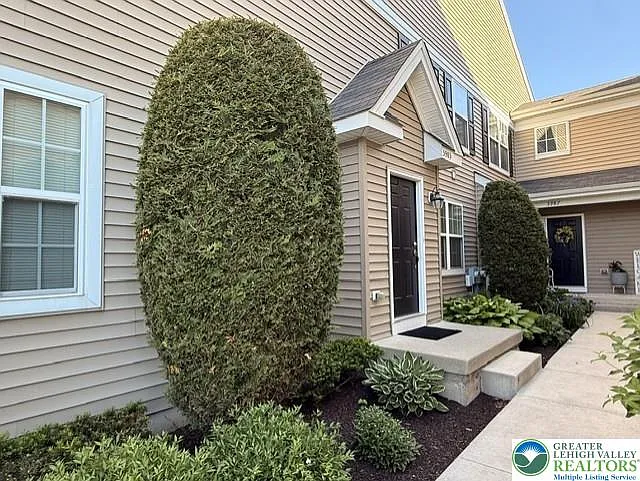 5985 Valley Forge Dr — Photo 4
