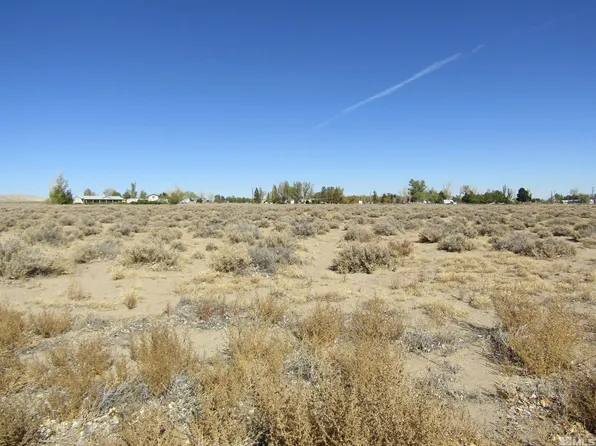 14 Mand Chris Dr, Yerington, NV 89447