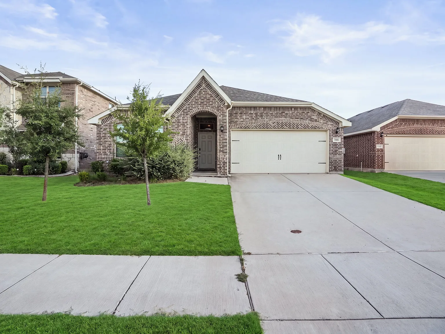 3 bed, 1636 sqft, $2,200 — Photo 3