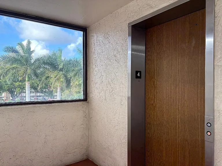 8900 Washington Blvd #409 — Photo 31