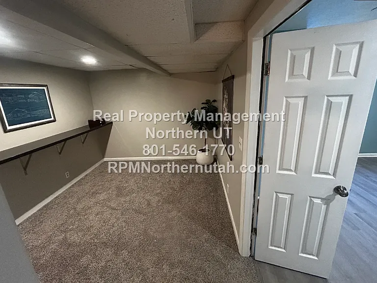 703 W 2175 N — Photo 23