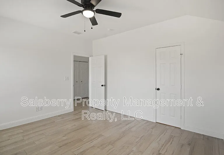 338 S 3rd St — Photo 14
