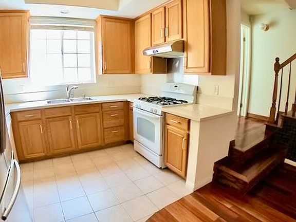 3rd image of 3119 S Durango Ave APT 2