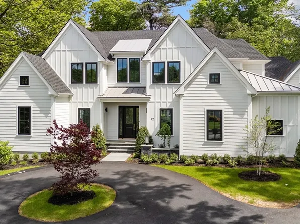 92 Hill St, Lexington, MA 02421