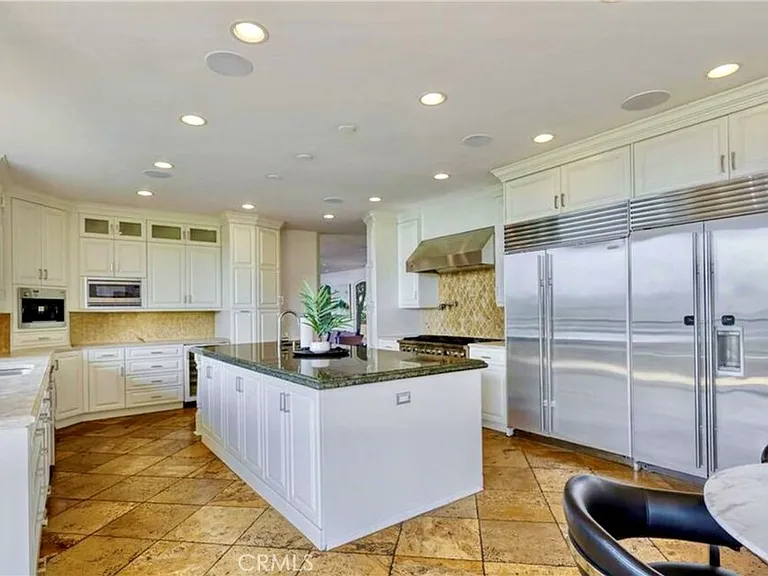 7218 Mulholland Dr — Photo 7
