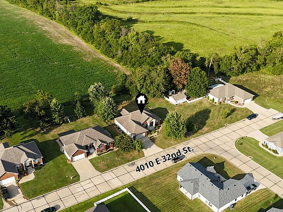 2nd image of 4010 E 32nd St