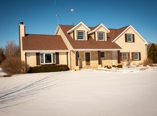 5735 Cedarview Ct, Hartford, WI 53027