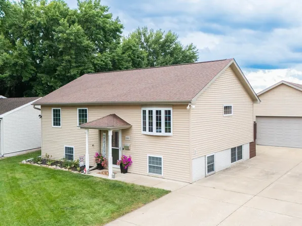 2103 Dominion Ave, Pekin, IL 61554