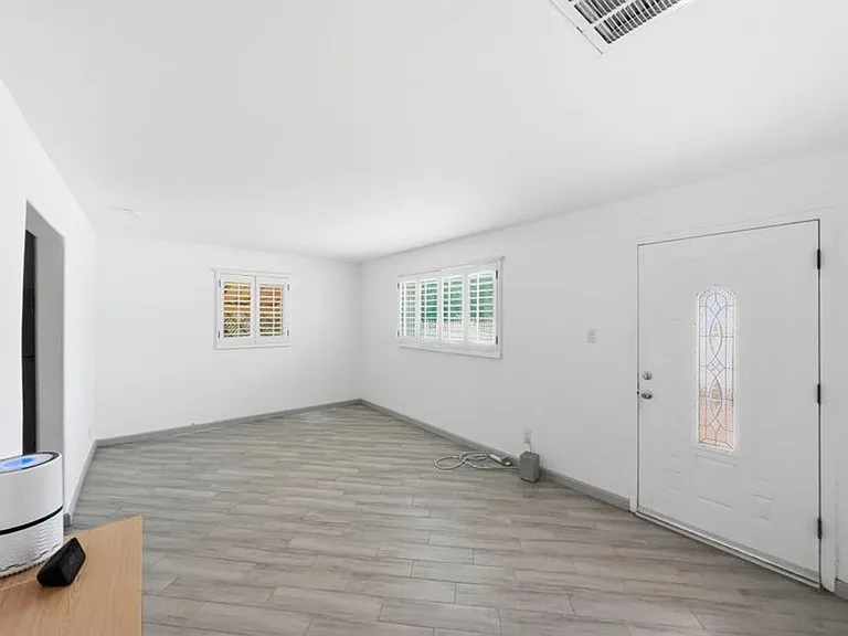 372 Cooley Ave — Photo 12