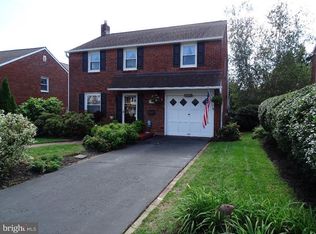 104 Warrior Rd, Drexel Hill, PA 19026