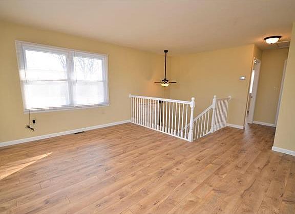 4th image of 11 Wisteria Ln
