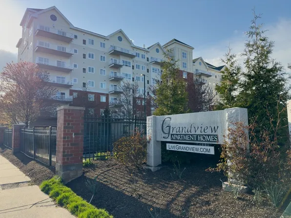 527 Pawtucket Blvd Unit 406, Lowell, MA 01854