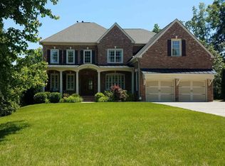 1115 Grogans Mill Dr, Cary, NC 27519