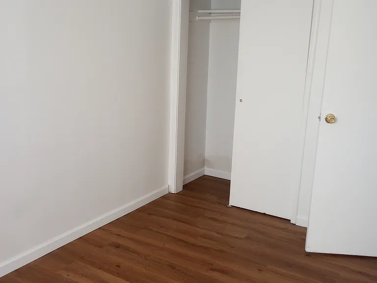 332 Willard Ave — Photo 9