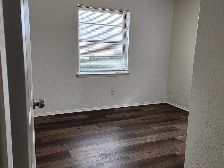 606 White Dr — Photo 11