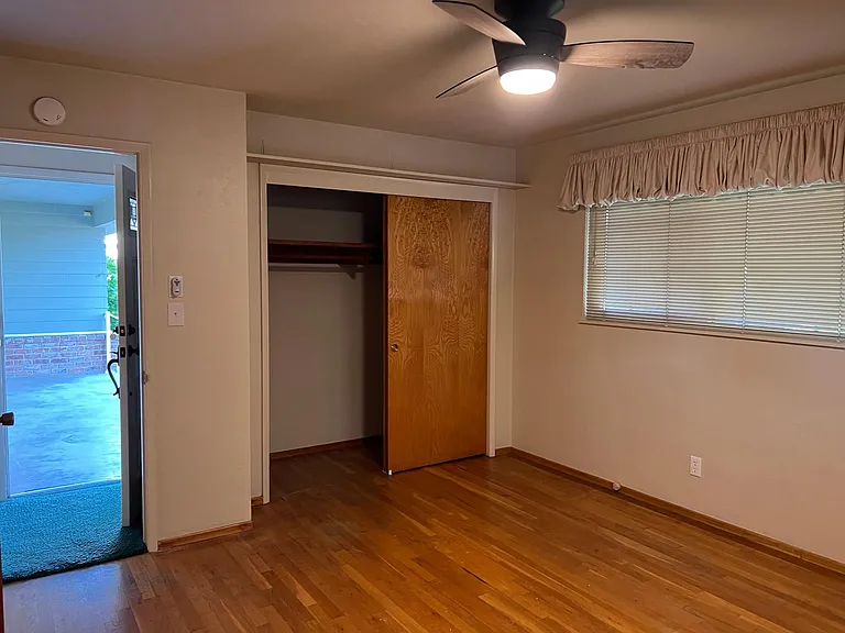 811 W Tokay St — Photo 6