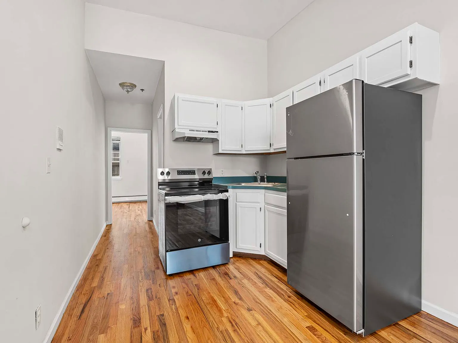 1 bed, 600 sqft, $2,200 — Photo 4