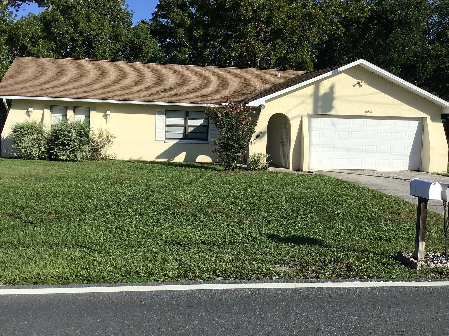 3 bed, 1600 sqft, $1,800 — Photo 1