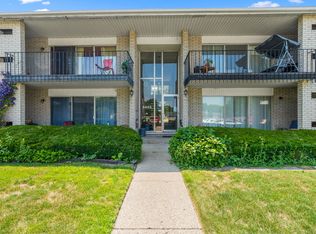 8465 Kennedy Cir UNIT 5, Warren, MI 48093