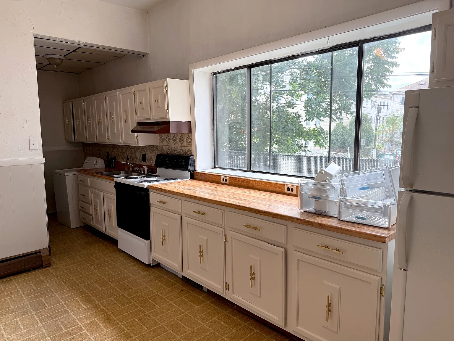 3 bed, 1400 sqft, $1,950 — Photo 2