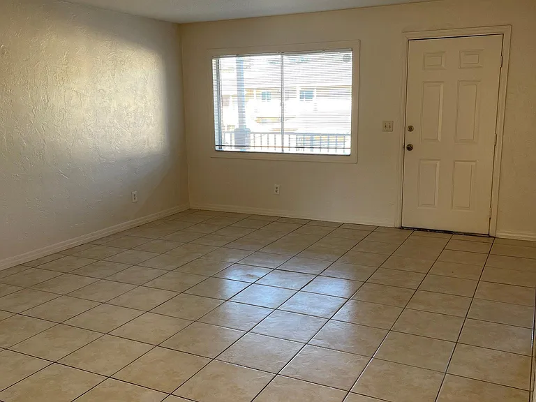 411 N Halifax Ave #204 — Photo 3