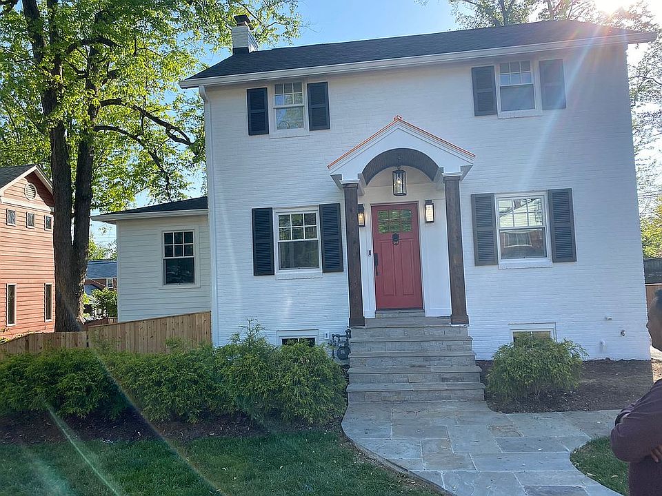 2nd image of 2104 N Inglewood St