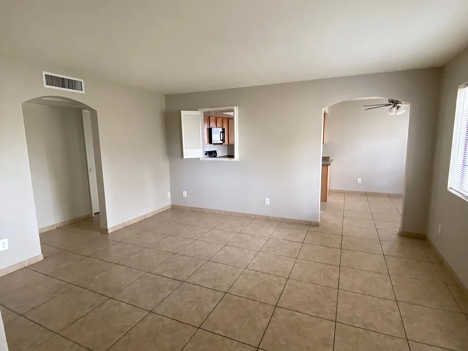 Roomy 2 bedroom 2 bathroom Apartment