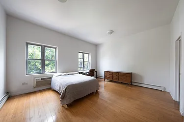 541 Gates Avenue, #3