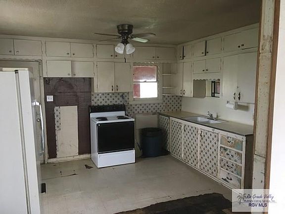 3rd image of 1310 Nesmith St