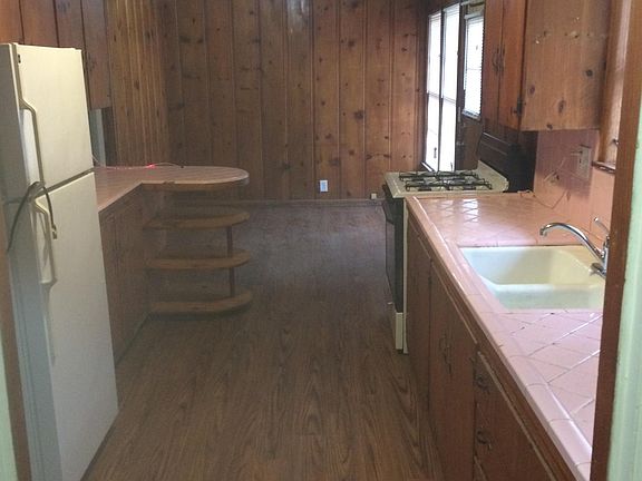 2nd image of 2211 College Dr